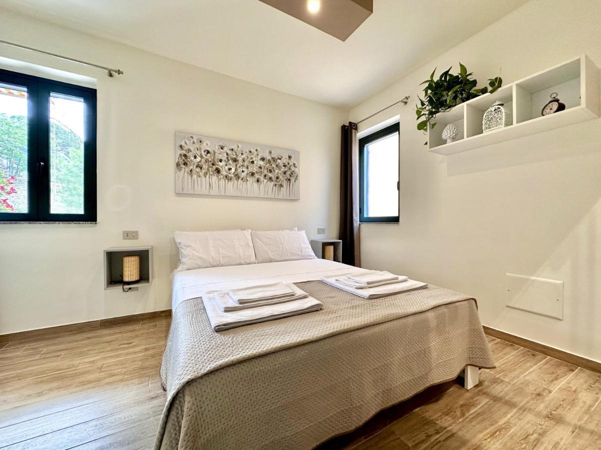 Amuka B&B Santo Stefano di Camastra Buitenkant foto